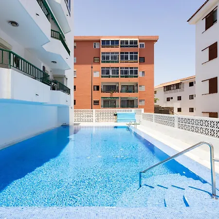 Home2book Cozy Pool Retreat In *