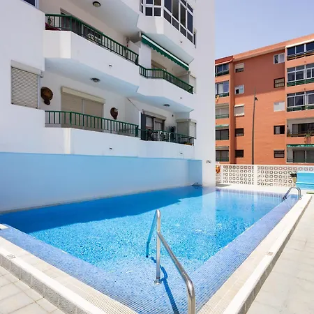 Апартаменты Home2book Cozy Pool Retreat In