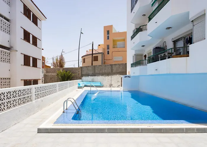 Home2book Cozy Pool Retreat In Apartment *