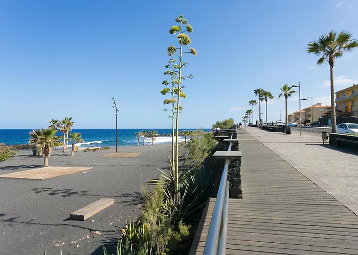 Apartment Home2book Cozy Pool Retreat In