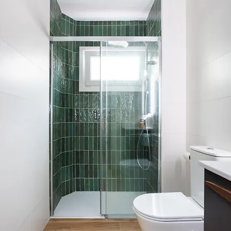 Home2book Cozy Pool Retreat In * カンデラリア