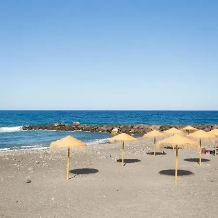 Home2book Cozy Pool Retreat In *